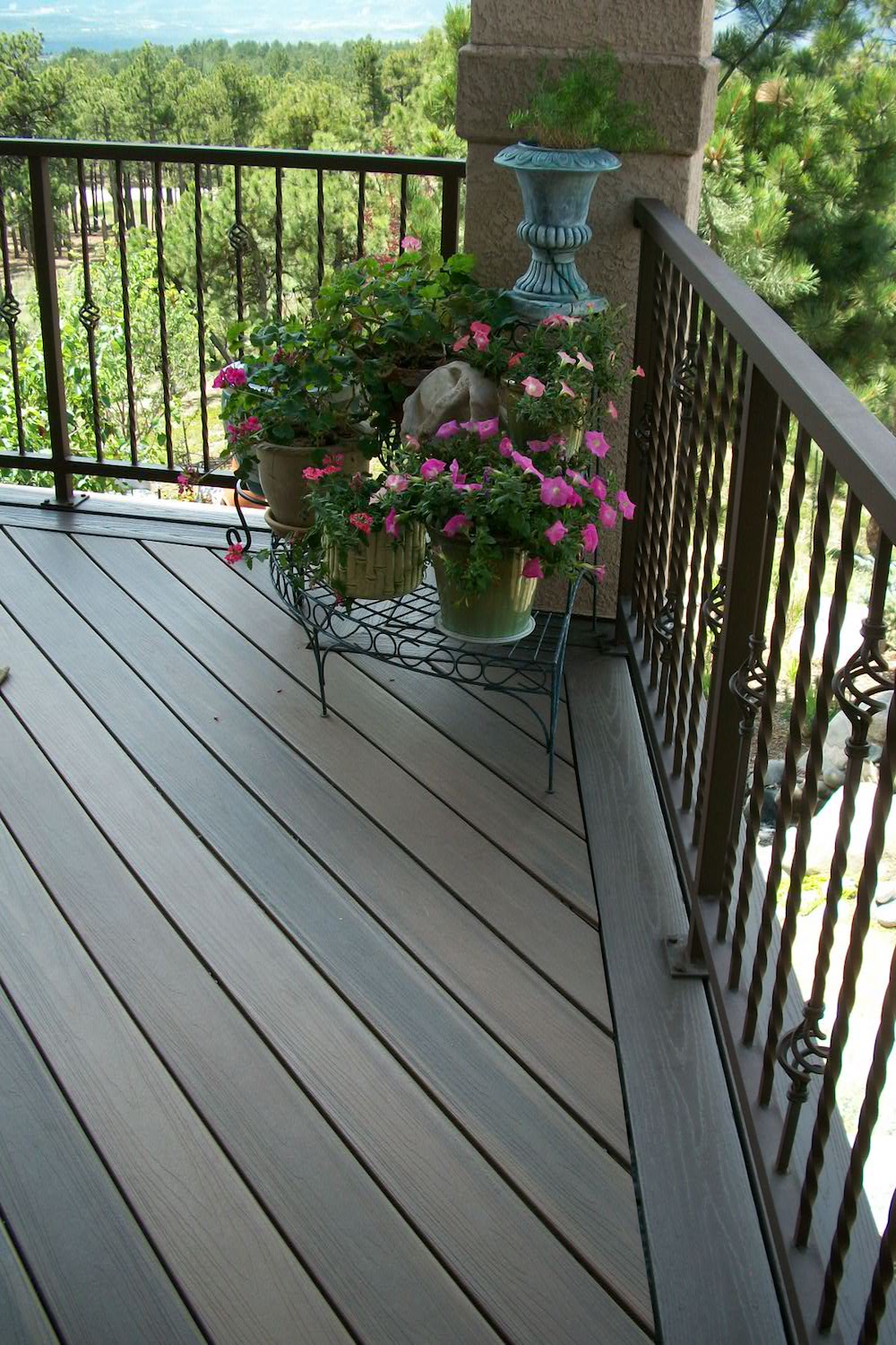 Close up picture of the double picture frame on the deck and the twisted balusters on the railing