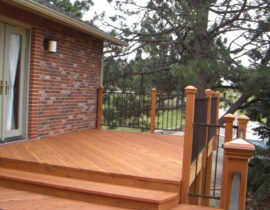 12'-wide closed step that connects two sections of a deck.