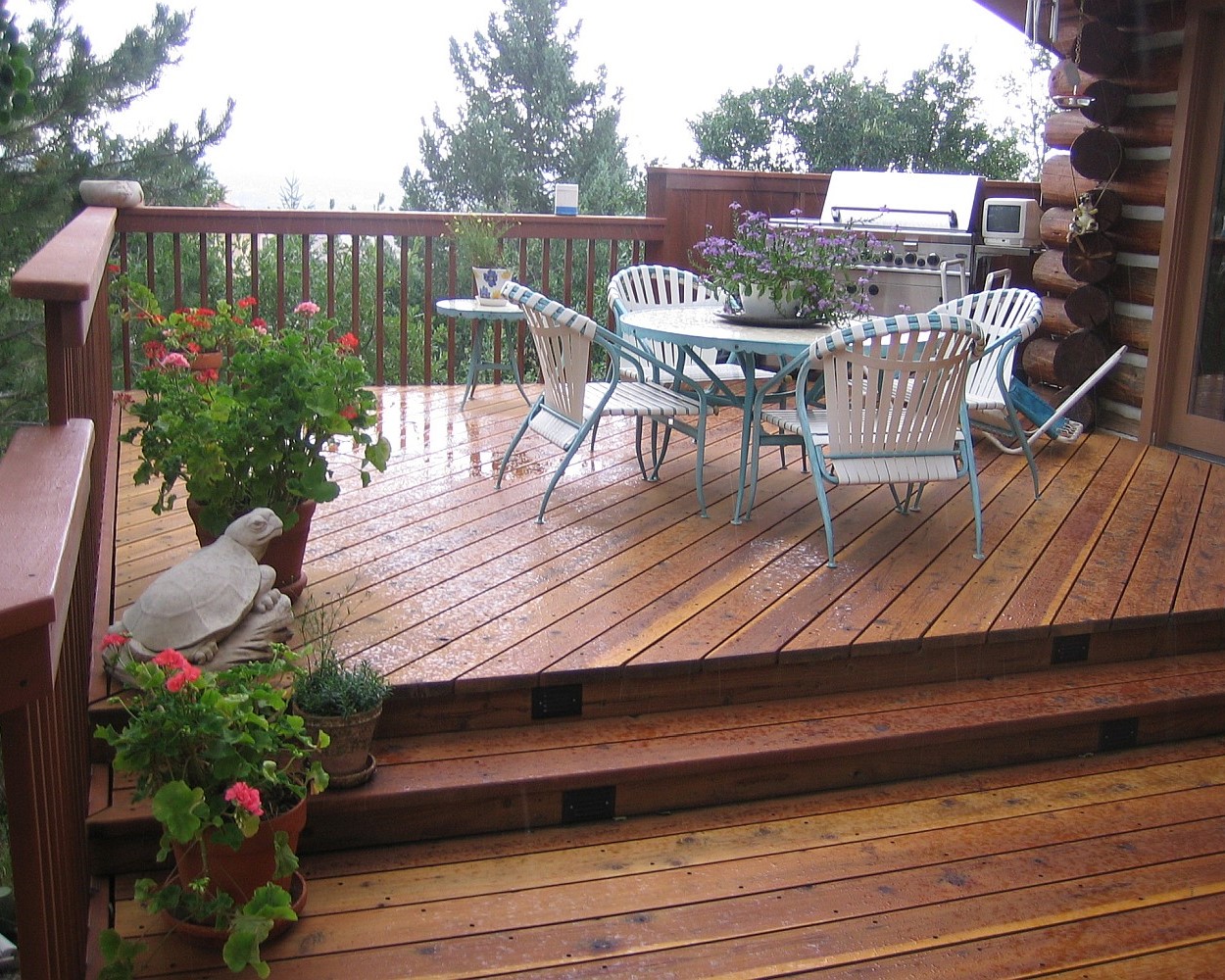 Redwood deck after it has been refinished with a Level 1 stain.