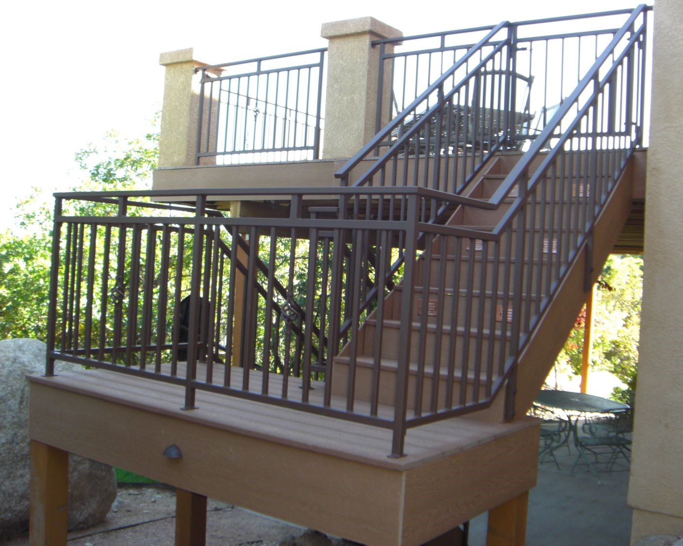 Composite deck staircase with 3'-wide closed steps and a 180-degree turn landing.